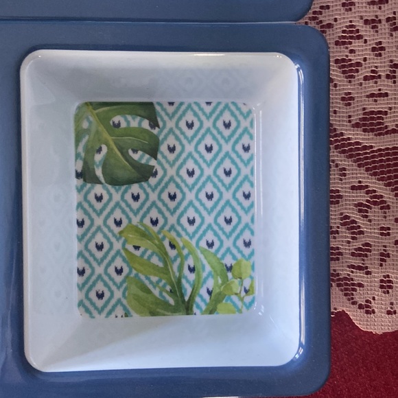 Hawaiian Themed Divided Servers - Picture 5 of 6